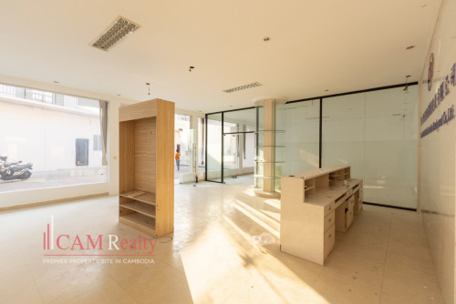 Commercial Building For Rent Along Street 598