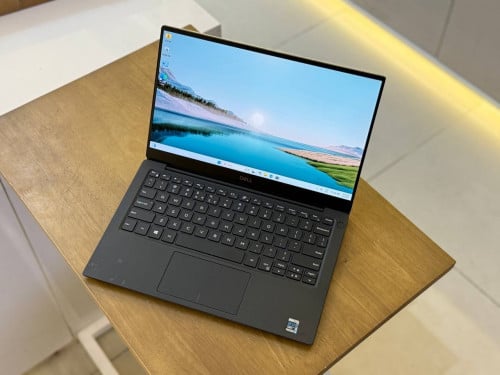Dell XPS 13 9305 ( 98% )CPU Core i5-11th, RAM 16GB, SSD 512GB