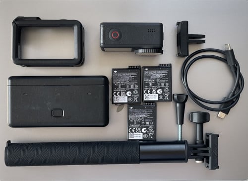 DJI osmo action 4 adventure combo with memory 64GB