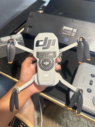 Drone DJI Mini 4K set combo ថ្ម 3 តម្លៃ 250$ដាច់ នៅស្អាតខ្ចីញេញមិនសូវដែរបានប្រេី