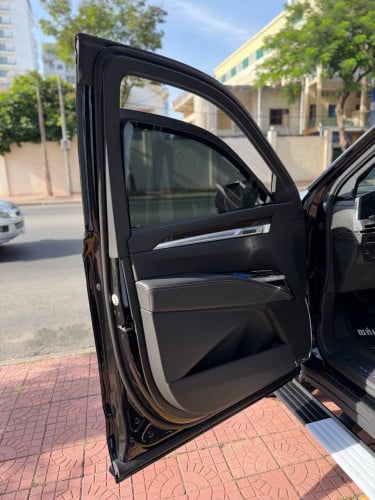 Escalade sport platinum 2025 ថ្មីខ្លាញ់គោជាប្រភេទរថយន្តកាពារគ្រាប់ប៉ាឡាំងដាស់