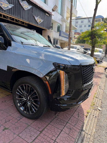 Escalade sport platinum 2025 ថ្មីខ្លាញ់គោជាប្រភេទរថយន្តកាពារគ្រាប់ប៉ាឡាំងដាស់
