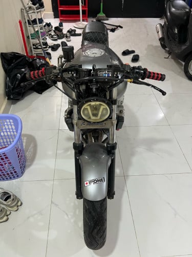 For sale, CB400 Superfour FI Injection motorbike, complete documents, tax ID & plate