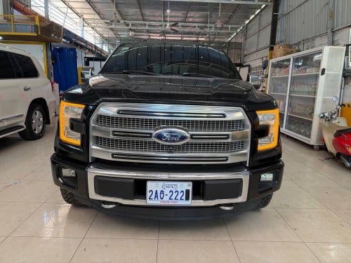 Ford F150 platinum ឆ្នាំ 2015 Full option V6