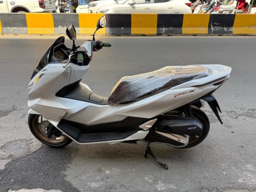 Honda pCX 160cc