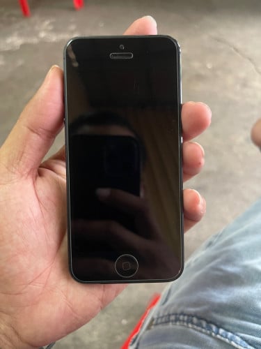 I Phone 5 black សម្រាប់លក់