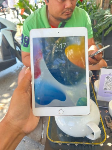 iPad mini 4 -64G សុំណុំ.  WiFi only