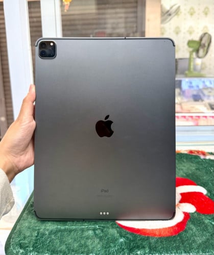 IPad Pro 2020 ទំហំផ្ទុក (256G) តួស្អាត 98.999% Sim & WiFi 12.9 inch’s Color Black