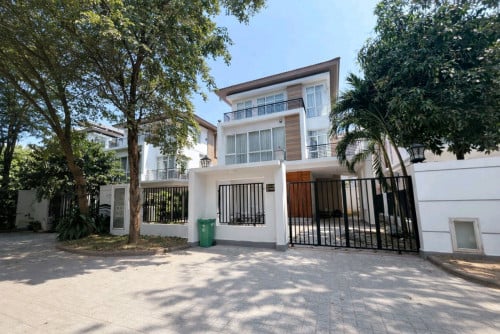 Jusmine Villa For Rent/ Borey Peng Huoth Bueng Snor