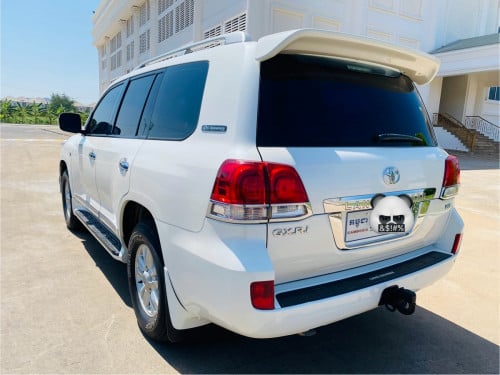 Land Cruiser ខួប60ឆ្នាំ 2011
