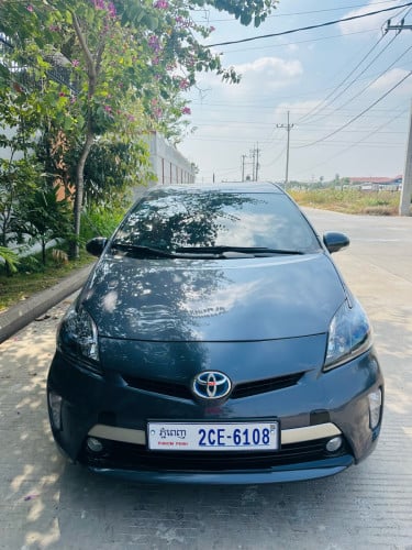 Prius 2013 ផ្លាកលេខ PP -2CE-6108 ឡានថ្មី ម្នាស់ដើម តំលៃ 16,200$ ចចារ