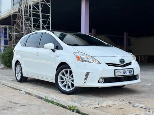 prius .V . ឆ្នាំ 012 ហ្វូល . options .5 ឡានថ្មី