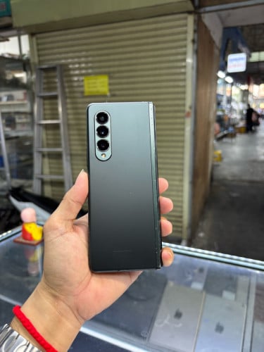 Samsung ZFold3 256G Ram12G sim2 global ម៉ាសុីនអេក្រង់ក្នុងក្រៅស្អាត ស្ទើរតួរតិចៗ