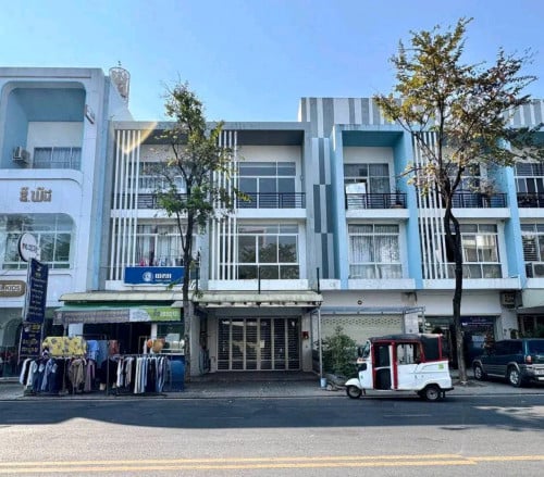 Shophouse For Rent / Borey Peng Huoth Bueng Snor