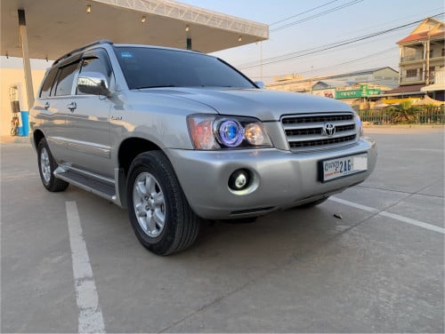 Toyota Highlander 02 ប៉ុង 2 V6 Full Option Limited  ប្រភេទឡានស្អាតខ្លាំង ម្ចាស់ផ្ទាល់លក់ប្រញាប់លុយ