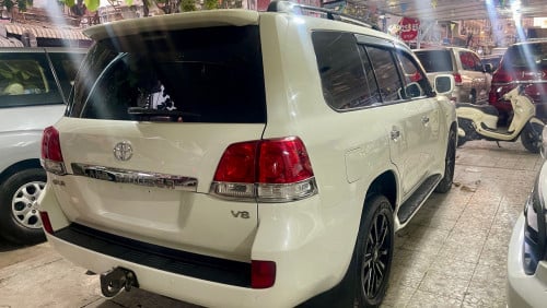 Toyota Land Cruiser 2008 V8 gasoline  urgent sale!!!
