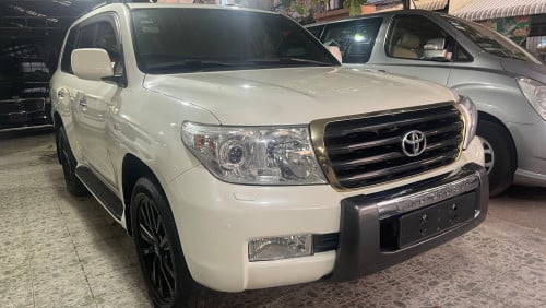 Toyota Land Cruiser 2008 V8 gasoline  urgent sale!!!