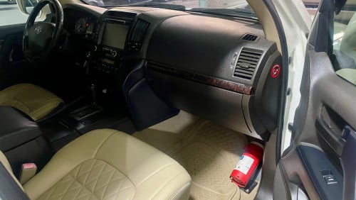 Toyota Land Cruiser 2008 V8 gasoline  urgent sale!!!
