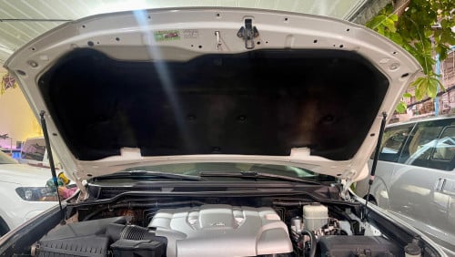 Toyota Land Cruiser 2008 V8 gasoline  urgent sale!!!