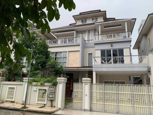 Villa for rent at Phnom Penh Thmei