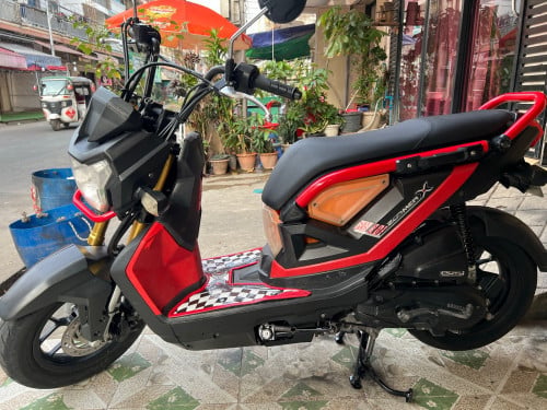 Zoomer 2018 ស្អាត