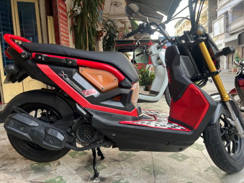 Zoomer 2018 ស្អាត