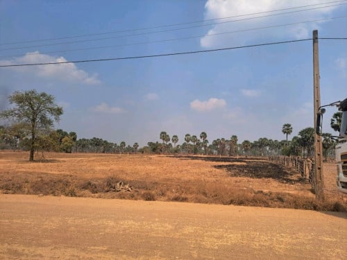 ដីលក់ ជិតផ្សារក្រាំងចេក ប្លង់រឹង ក្បាល៣៨