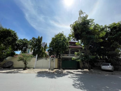 វីឡាទោលសំរាប់ជួល នៅចំការមន ជិតបឹងកេងកងមួយ