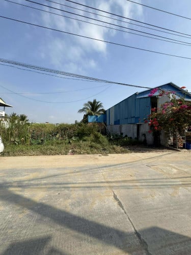 ដីលក់ នៅតាខ្មៅ