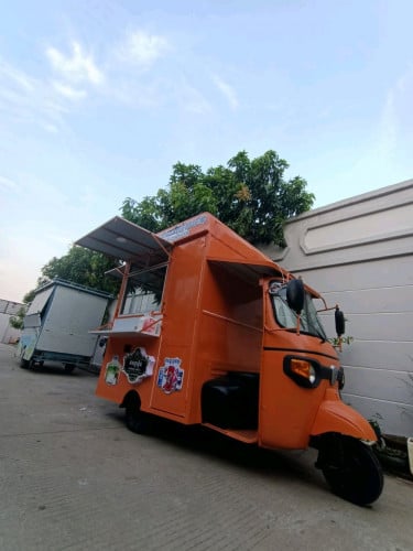 ទូកាកាហ្វេថ្មីទើបកាត់ហើយហ៊ុយៗ