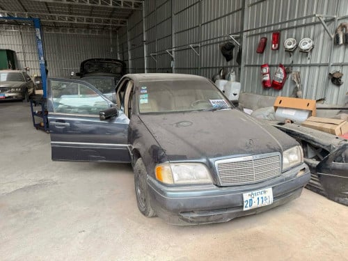 ឡាន​លក់​ឆ្នាំ​ 1996 C 220 មាន​ពន្ធ​ត្រឹមត្រូវ​តែ​ដេអត់​ឆេះ មាន​ភ្លើង​ធម្មតា​ ​សូមអរគុណ​