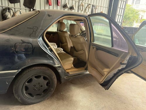 ឡាន​លក់​ឆ្នាំ​ 1996 C 220 មាន​ពន្ធ​ត្រឹមត្រូវ​តែ​ដេអត់​ឆេះ មាន​ភ្លើង​ធម្មតា​ ​សូមអរគុណ​