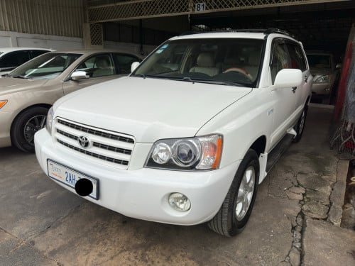 លំដាប់មេឡាន 2003 Limited Full Option ប៉ុង1 ពណ៍ស ក្នុងលឿង ហ្សុីនមួយជុំ