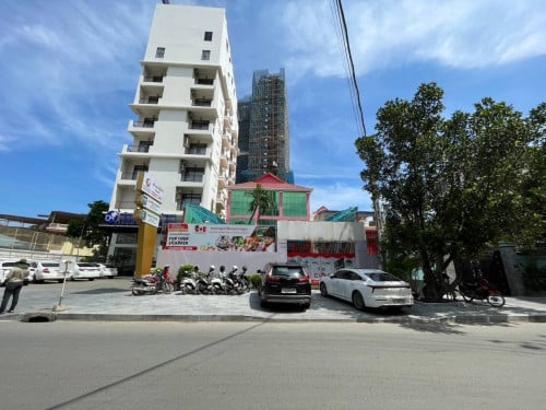 វីឡាទោលសំរាប់ជួល នៅចំការមន ភ្នំពេញ  * តម្លៃជួល : 4000$ ចរចា *