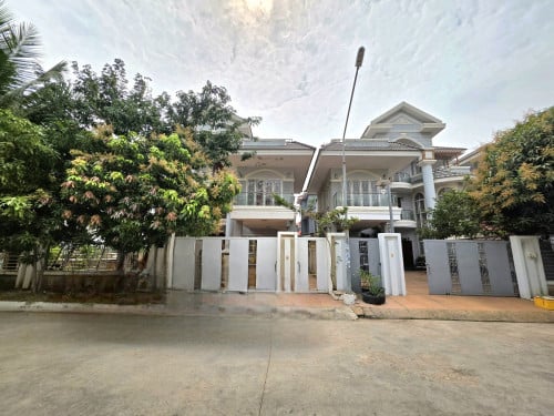 ផ្ទះវីឡាទោល លក់​បន្ទាន់នៅបុរីវិមានភ្នំពេញ​ 598