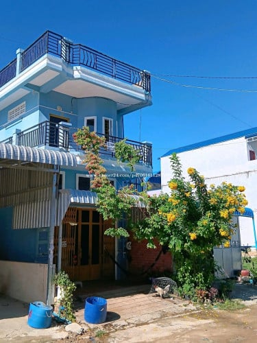 ផ្ទះលក់បន្ទាន់ម្ចាស់ផ្ទាល់តំលៃ(68000$ចចារ)ទីតាំងល្អជិតផ្លូវជាតិលេខ4ប្រហែល600ម៉ែត