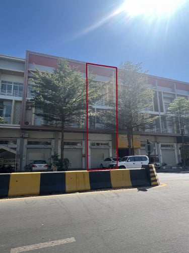 ផ្ទះអាជីវកម្មសម្រាប់ជួលនៅបុរីដឹមេគង្គរ៉ូយ៉ាល់6A