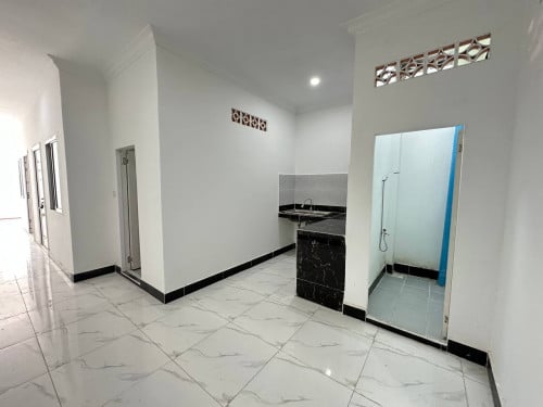 ផ្ទះលក់បង់មុន 3000$ ចូលនៅបានភ្លាម ជាប់រោងចក្រក្រុងតាខ្មៅ 7គីឡូពីព្រលានយន្តហោះថ្មី