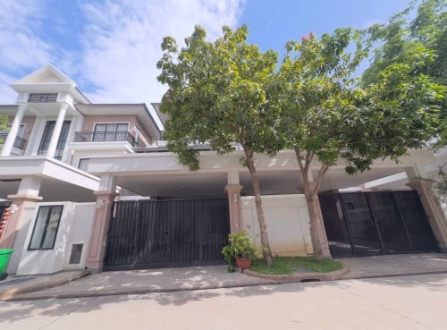 វីឡាភ្លោះ A សម្រាប់ជួល | Twin Villa A for Rent (ដឹស្ដាដាយមិន|The star diamond)