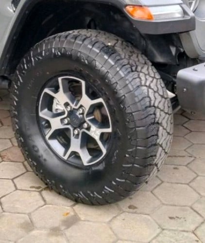 ចង់ទិញយ៉ាន់កង់ jeep Rubicon មួយគ្រាប់