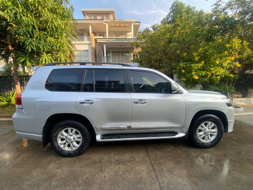 រថយន្តលក់ Land Cruiser 2010 Up 2020