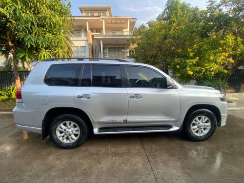 រថយន្តលក់ Land Cruiser 2010 Up 2020