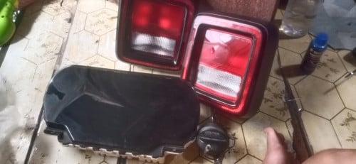 កុងទ័រ គម្របសាំង Lexus និងស្តុបឡាន Jeep