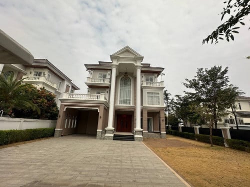វីឡាឃ្វីនសម្រាប់ជួល / Queen villa for rent (គម្រោងម៉ាស្ទ័ររី)