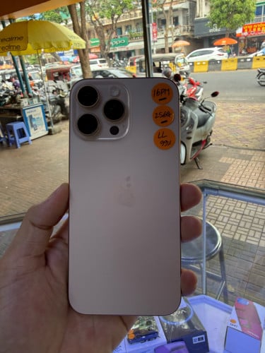 16 pro max LL 99% battery 99%