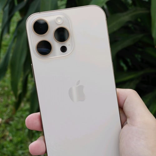 512GB iPhone 16 Pro Max LL សំណុំ ស្អាត 99% ថ្ម 93%