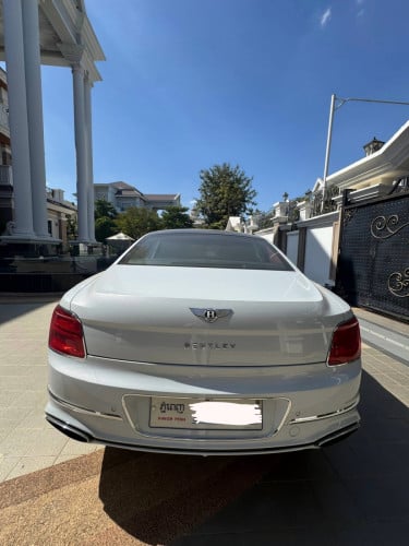 Bentley Flying Spur W12