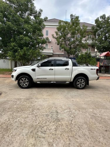 Ford Wildtrak 2015 up 2019 For Rent /出租