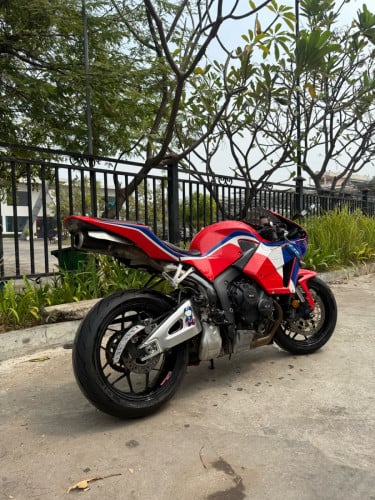 HONDA CBR 600