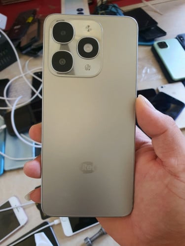 itel A90 នៅសំណុំ​ ប្រេីបានធម្មតា លក់​ 38$ ដាច់